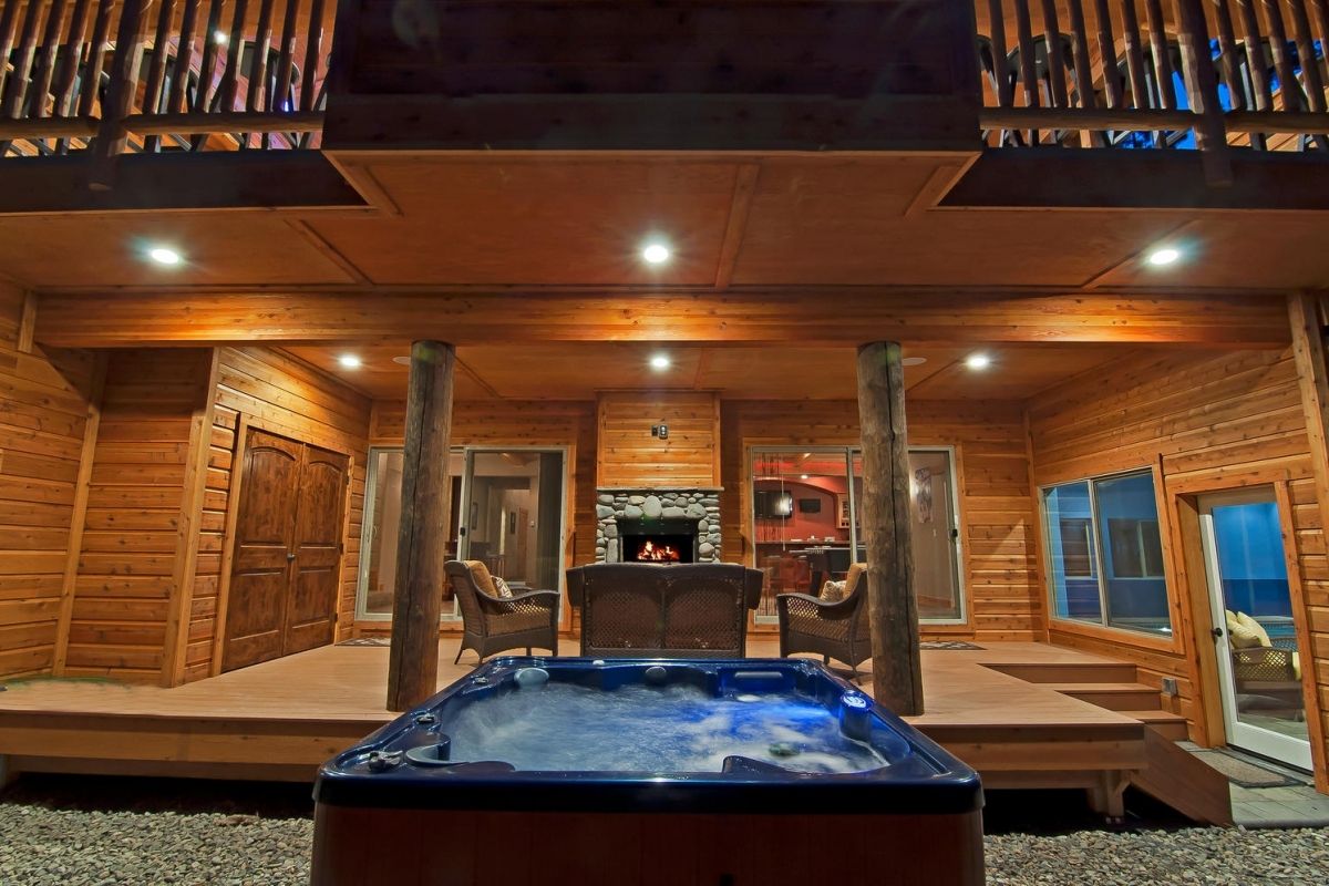 gallery_image_property_1399_1411844514_1200x800_wildwoodhottub.jpg