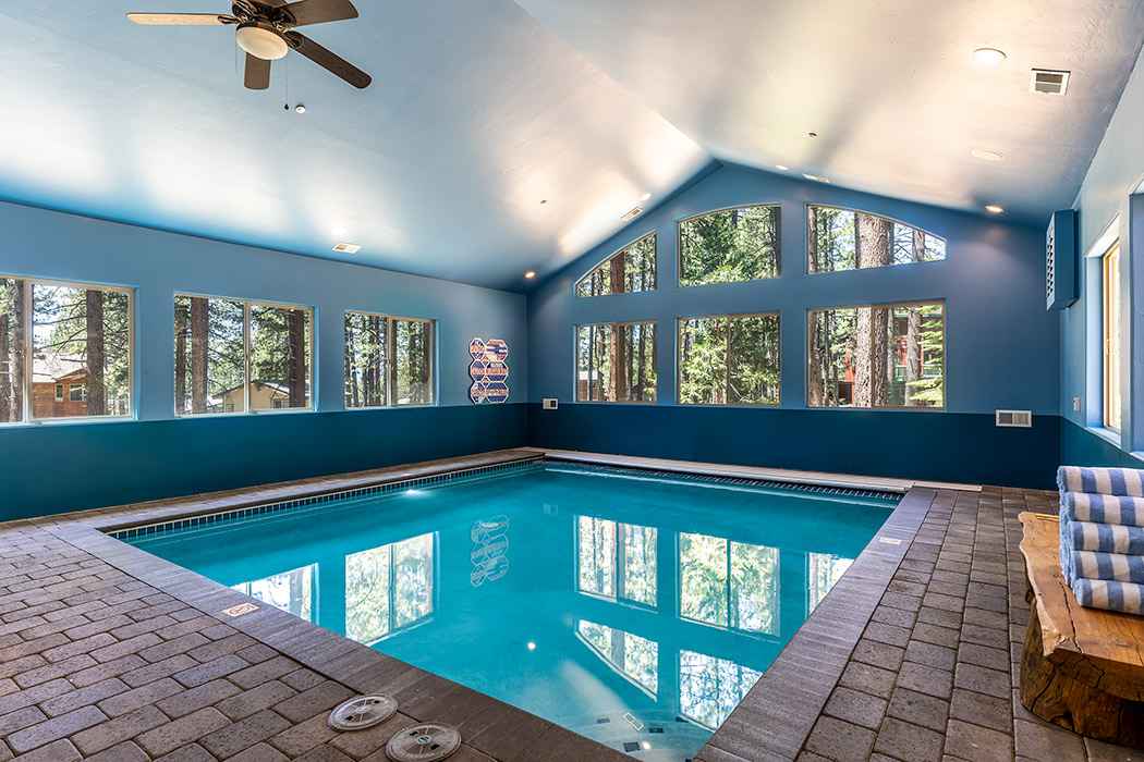 prop_1399_1621874926_7_bedroom_8_bath_mansion_with_indoor_pool.jpg