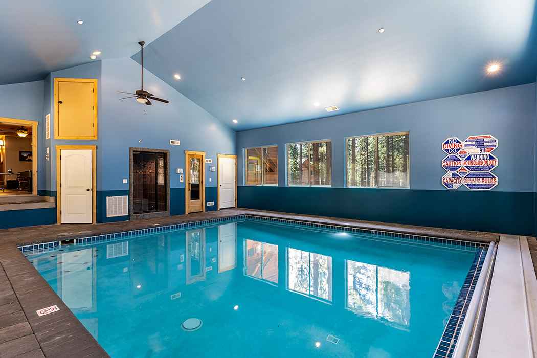 prop_1399_1621874952_7_bedroom_8_bath_mansion_with_indoor_pool.jpg