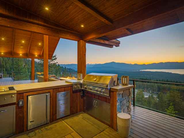 prop_1639_1782748300_17_bedroom_18_bath_sherman_estate_at_heavenly_with_indoor_pool_on_15_acres.jpg