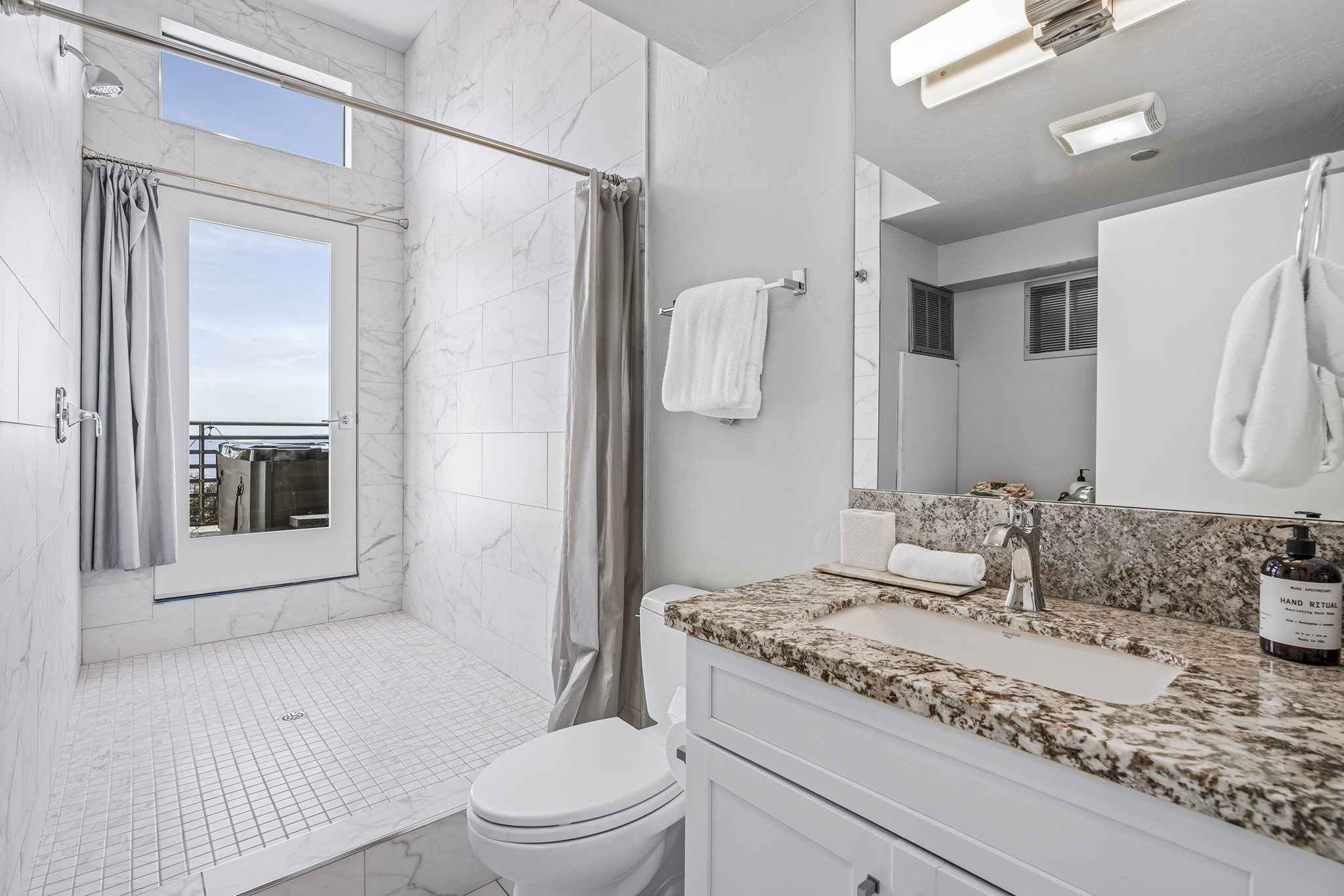 prop_254_1649094148_11_bedroom_11_bath_mega_mansion_estate.jpg