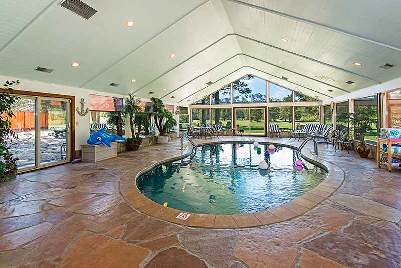 prop_2670_1463936238_7_bedroom_on_golf_course_w_indoor_pool.jpg