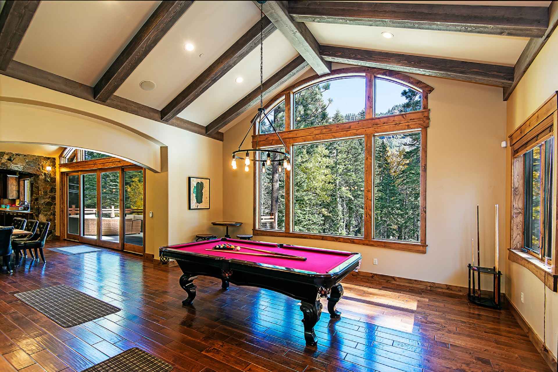 prop_3771_1542397254_6_bedroom_mountain_luxury_estate.jpg