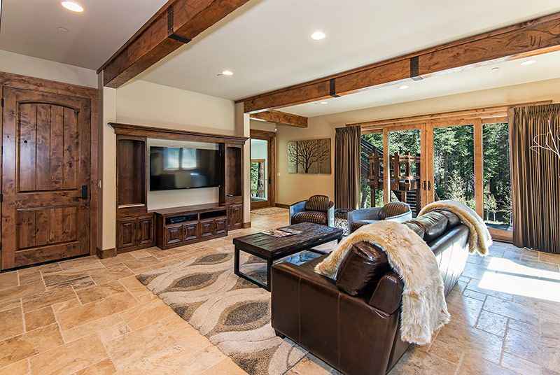 prop_3778_1443137149_6_bedroom_mountain_luxury_estate.jpg