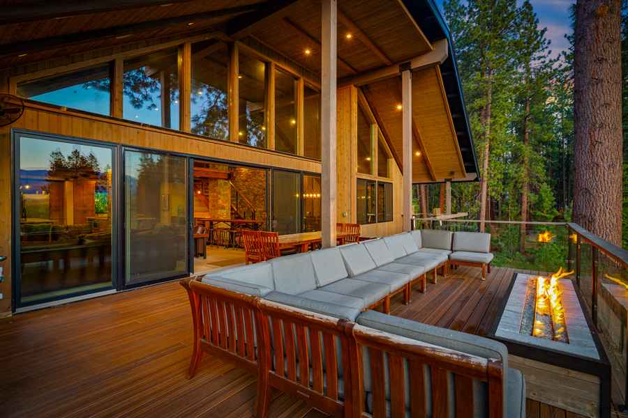 prop_3918_1758564269_9_bedroom_luxury_villa_by_the_lake.jpg