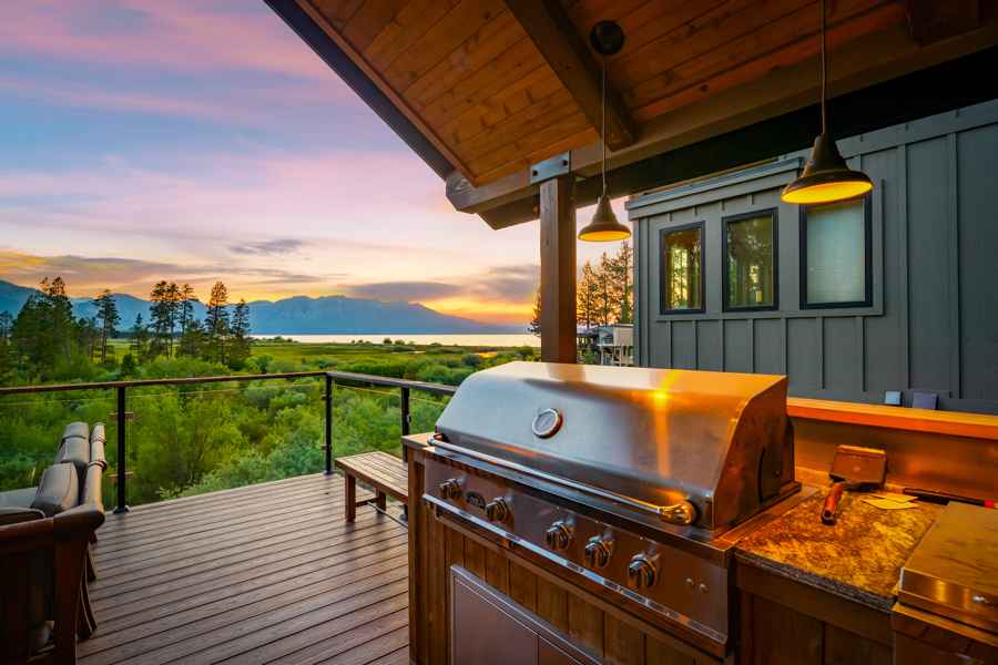 prop_3918_1758564293_9_bedroom_luxury_villa_by_the_lake.jpg