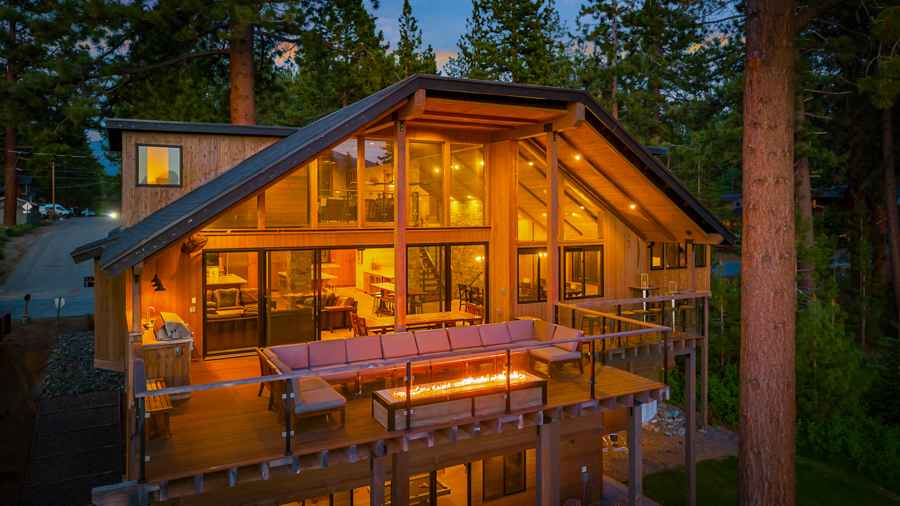 prop_3918_1758564546_9_bedroom_luxury_villa_by_the_lake.jpg