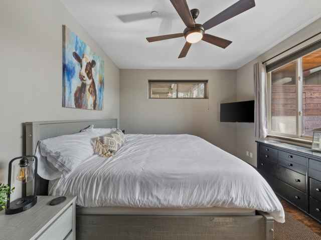 prop_3919_1778250336_7_bedroom_luxury_by_the_lake.jpg