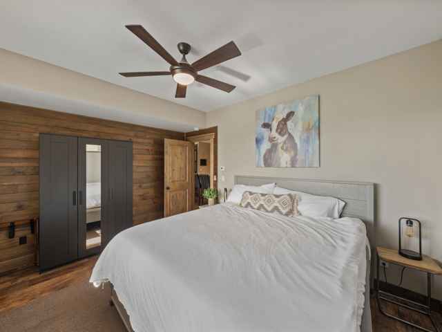 prop_3919_1778250395_7_bedroom_luxury_by_the_lake.jpg