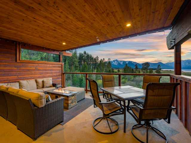 prop_3919_1778258861_7_bedroom_luxury_by_the_lake.jpg
