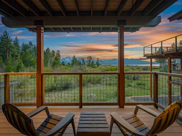 prop_3919_1778258931_7_bedroom_luxury_by_the_lake.jpg